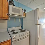 Bright Ocean City Escape With Direct Beach Access!