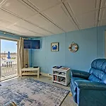 Bright Ocean City Escape With Direct Beach Access!