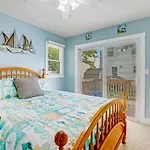 Captain\'S Cottage