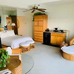 Lighthouse Club Hotel