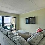 Inviting Ocean City Condo With Beach Access!