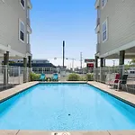 16 The Palms