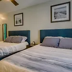 Quaint Ocean City Condo Walk To Beach And Boardwalk