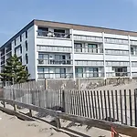 81 Beach Hill 411
