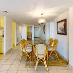 Fountainhead Towers 305