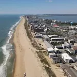 Modern 3-Br Ocean Block Apt Walk To The Beach