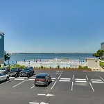 Family Condo With Pool Walk To Ocean City Beach!