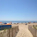 Thunderbird Beach Motel