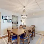 English Towers 502