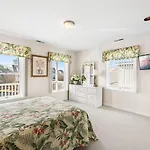 Downtown Villa Near Boardwalk And Beach