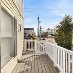 Downtown Villa Near Boardwalk And Beach