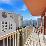 Americana Motor Inn On Boardwalk