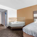 Americana Motor Inn On Boardwalk