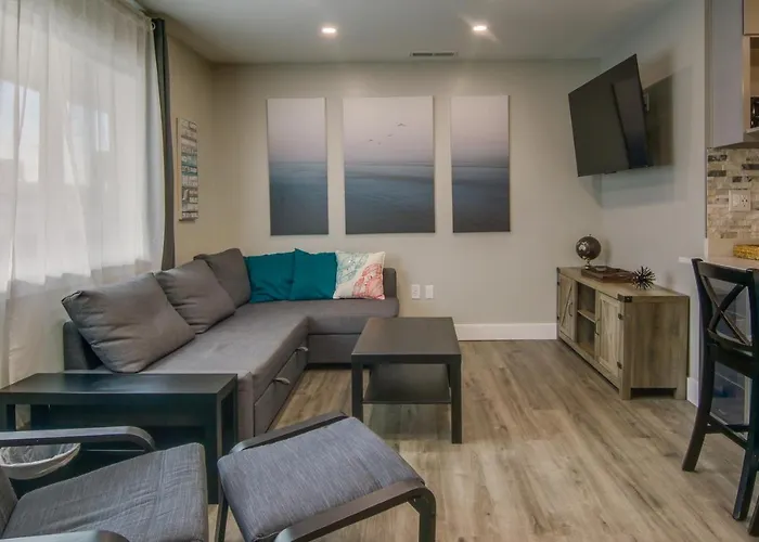 Quaint Ocean City Condo Walk To Beach And Boardwalk