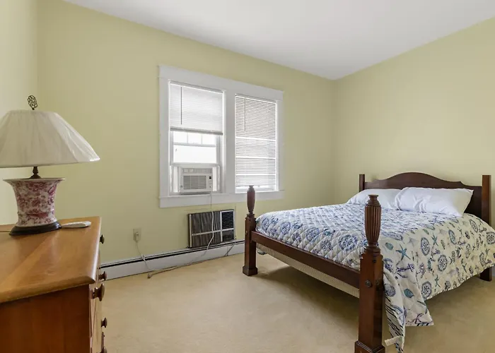 6 10Th Bottom Apartment