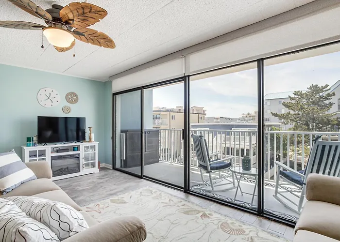 Ocean City Condo With Balcony - Walk To Beach!