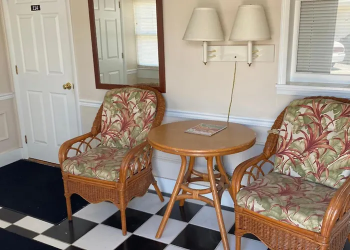 The Admiral Hotel/Motel