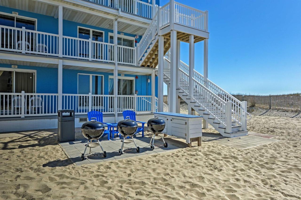 Bright Ocean Escape With Direct Access! Apartment