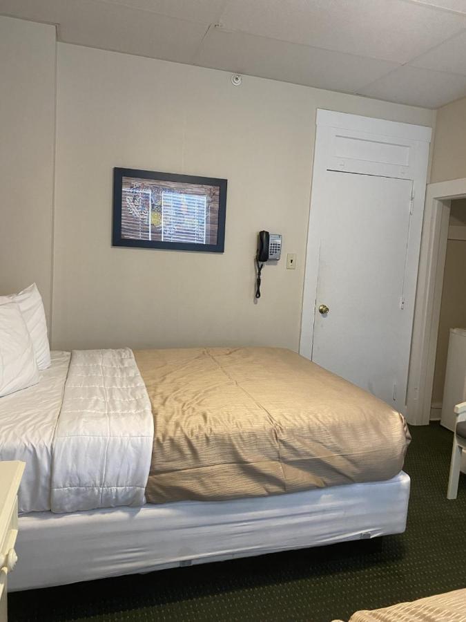 The Admiral Hotel/motel 2*