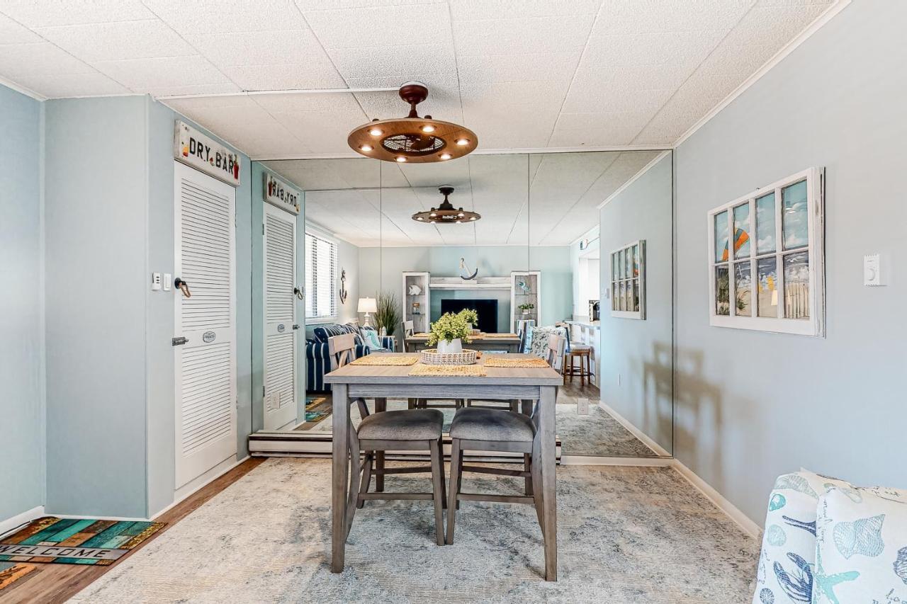 Colonial 102 Apartment