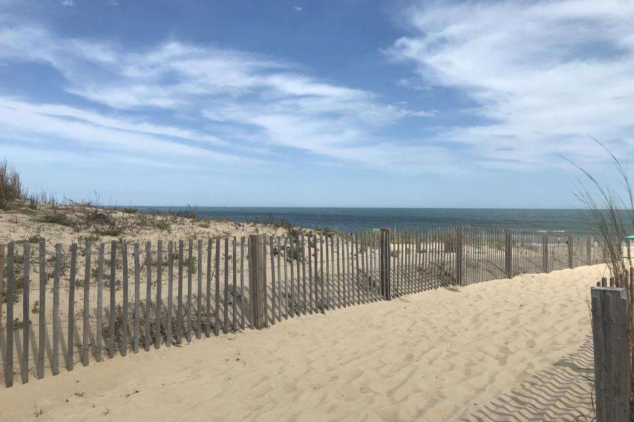 Colonial 102 * Ocean City