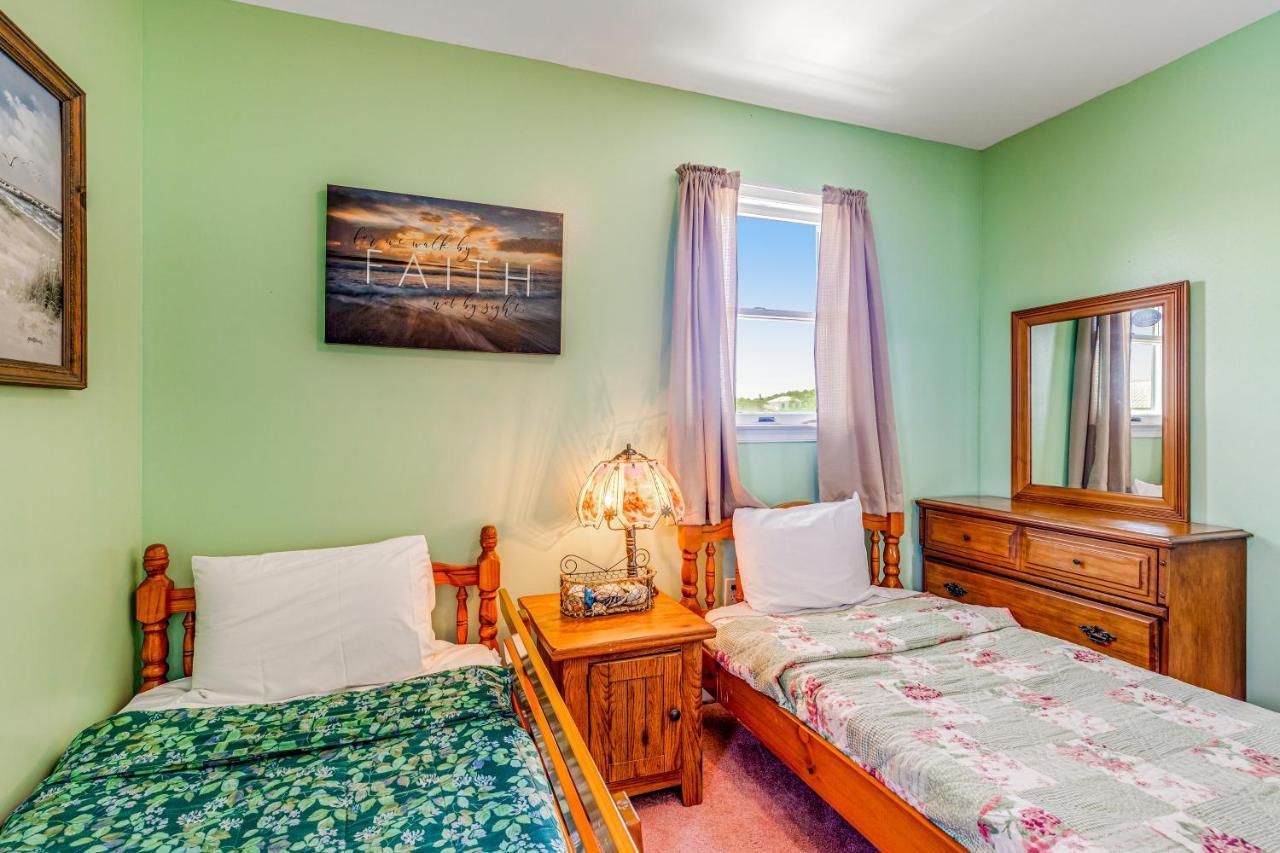 Canalside Comforts Holiday home *