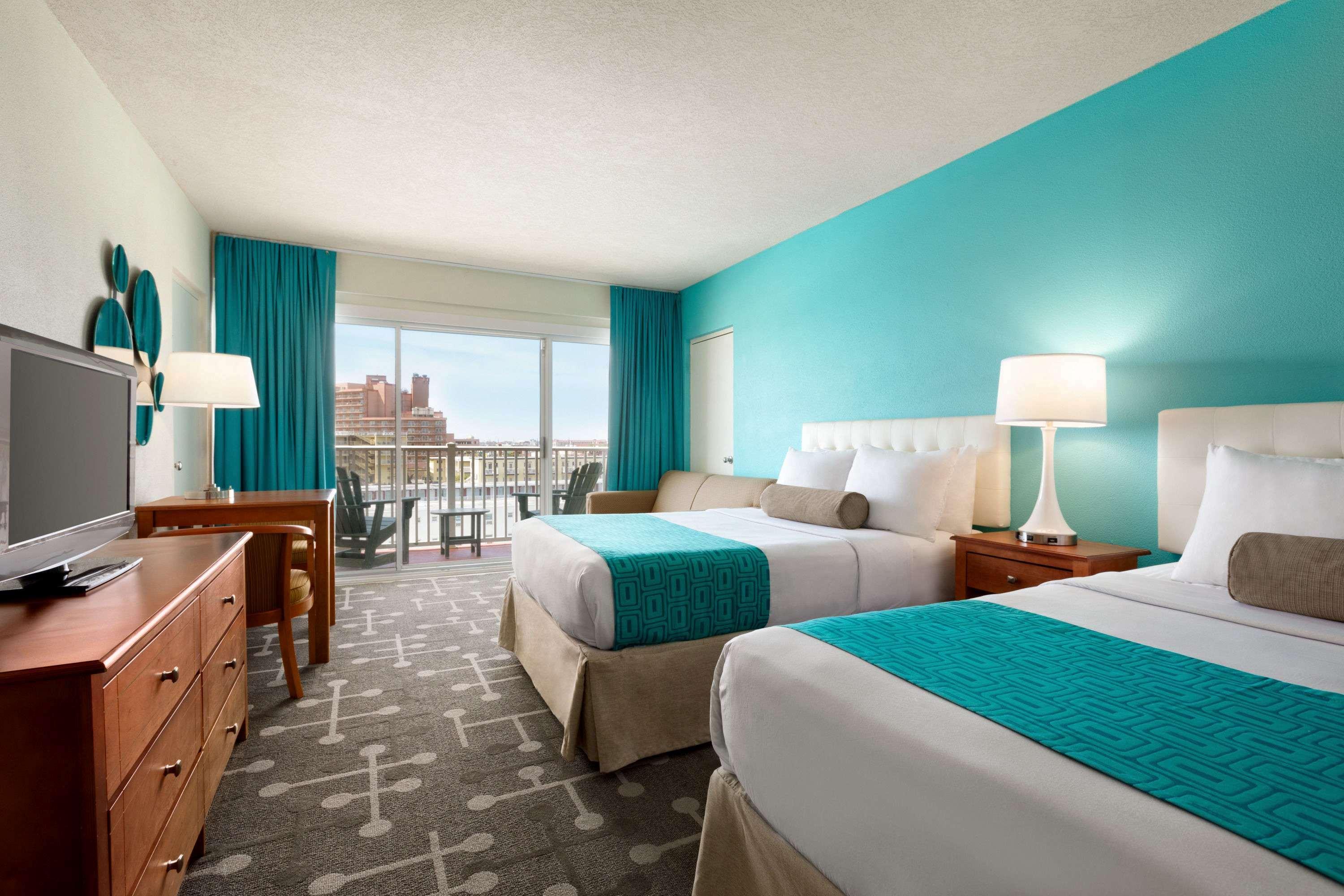 Howard Johnson By Wyndham Ocean Oceanfront