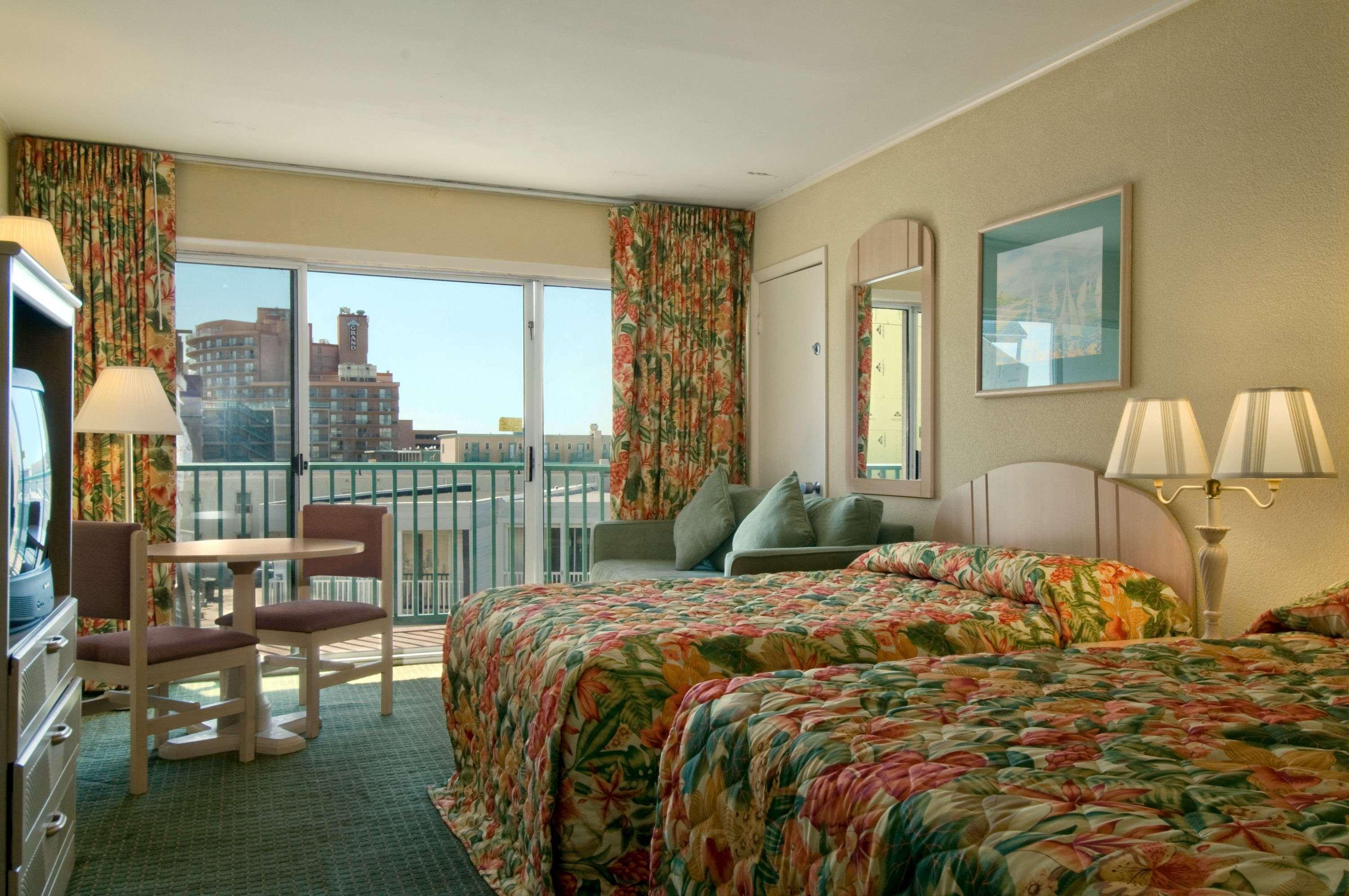 Hotel Howard Johnson By Wyndham Ocean Oceanfront 2*