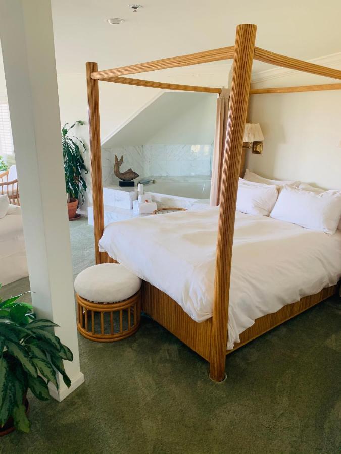 Lighthouse Club Hotel 3*