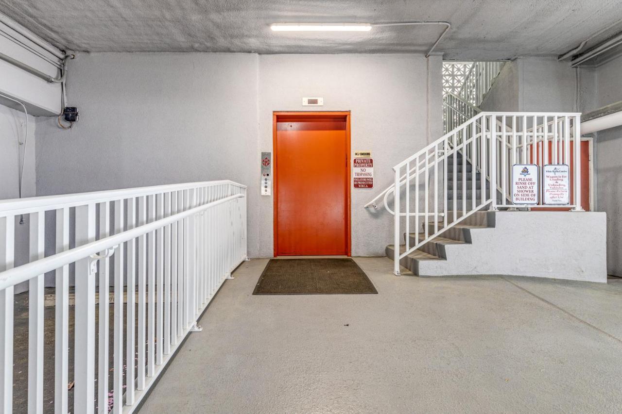 Apartment White Marlin 105b *