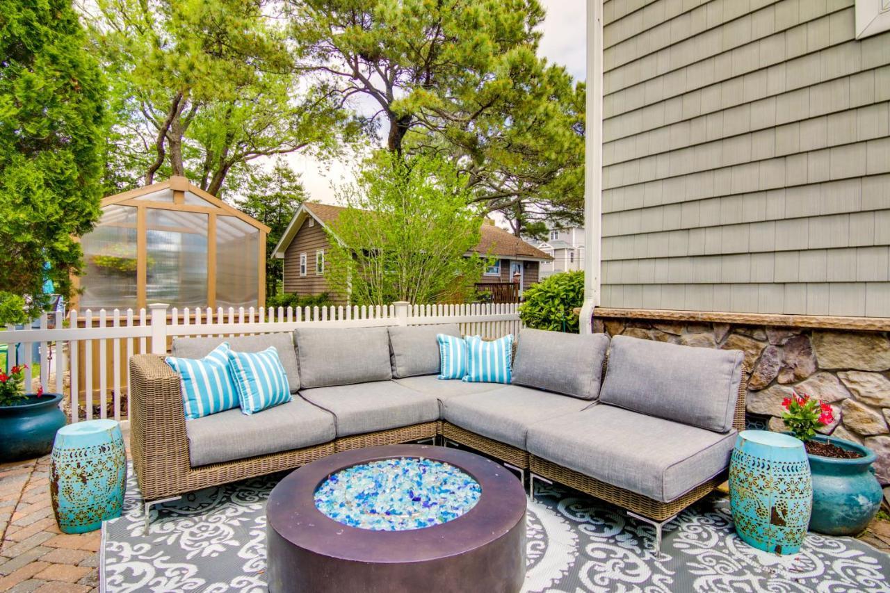 Ocean With Fire Pit And Grill Walk To