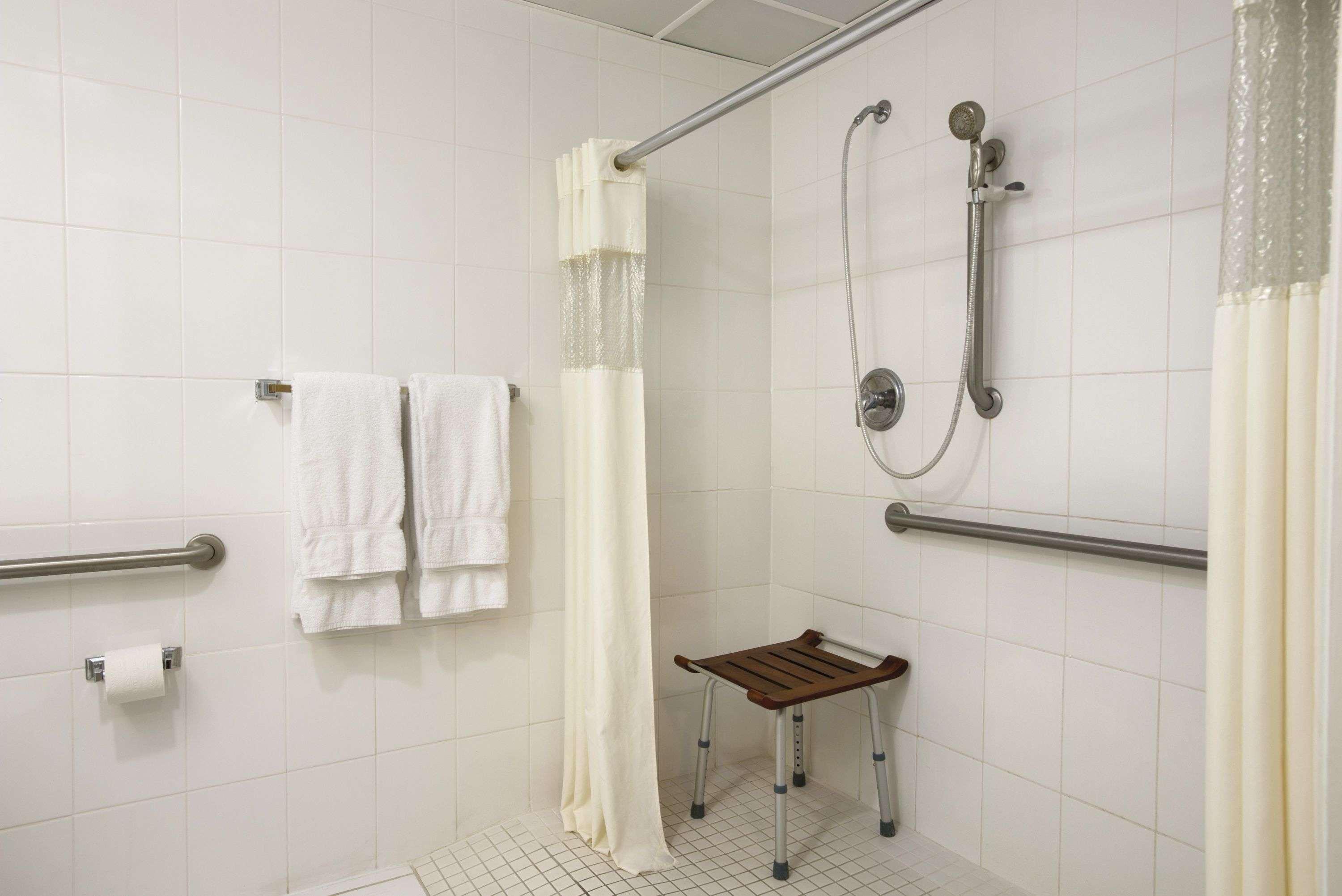 Howard Johnson By Wyndham Ocean Oceanfront Hotel 2*