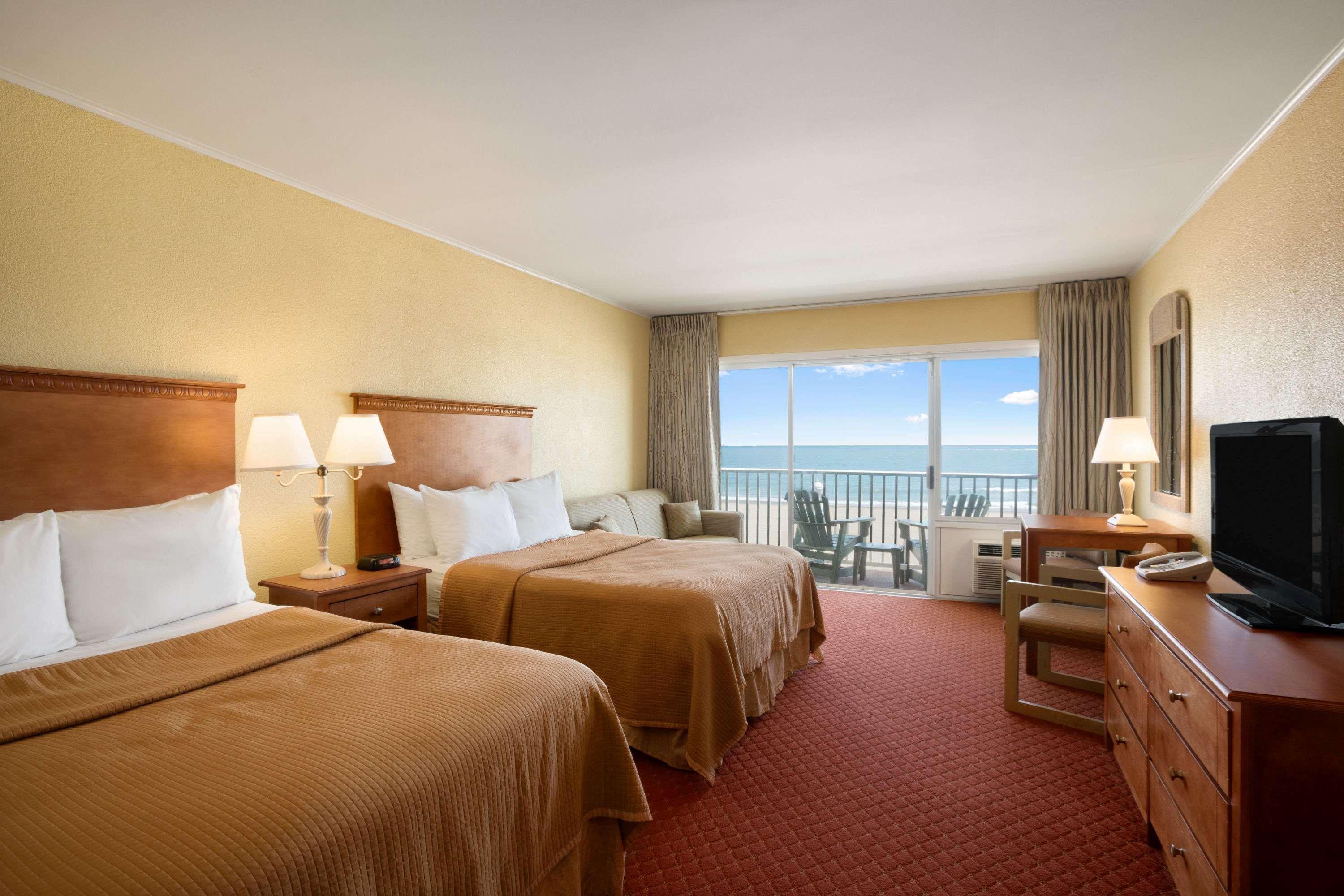 Howard Johnson By Wyndham Ocean Oceanfront Hotel