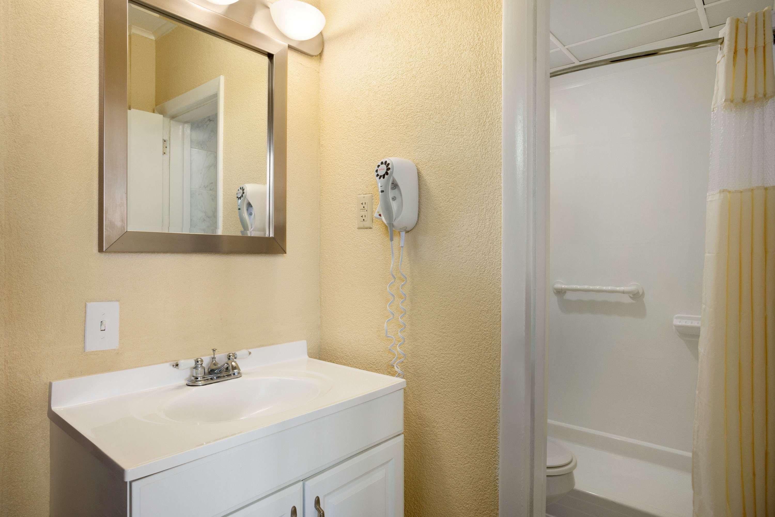 Hotel Howard Johnson By Wyndham Ocean Oceanfront Ocean City