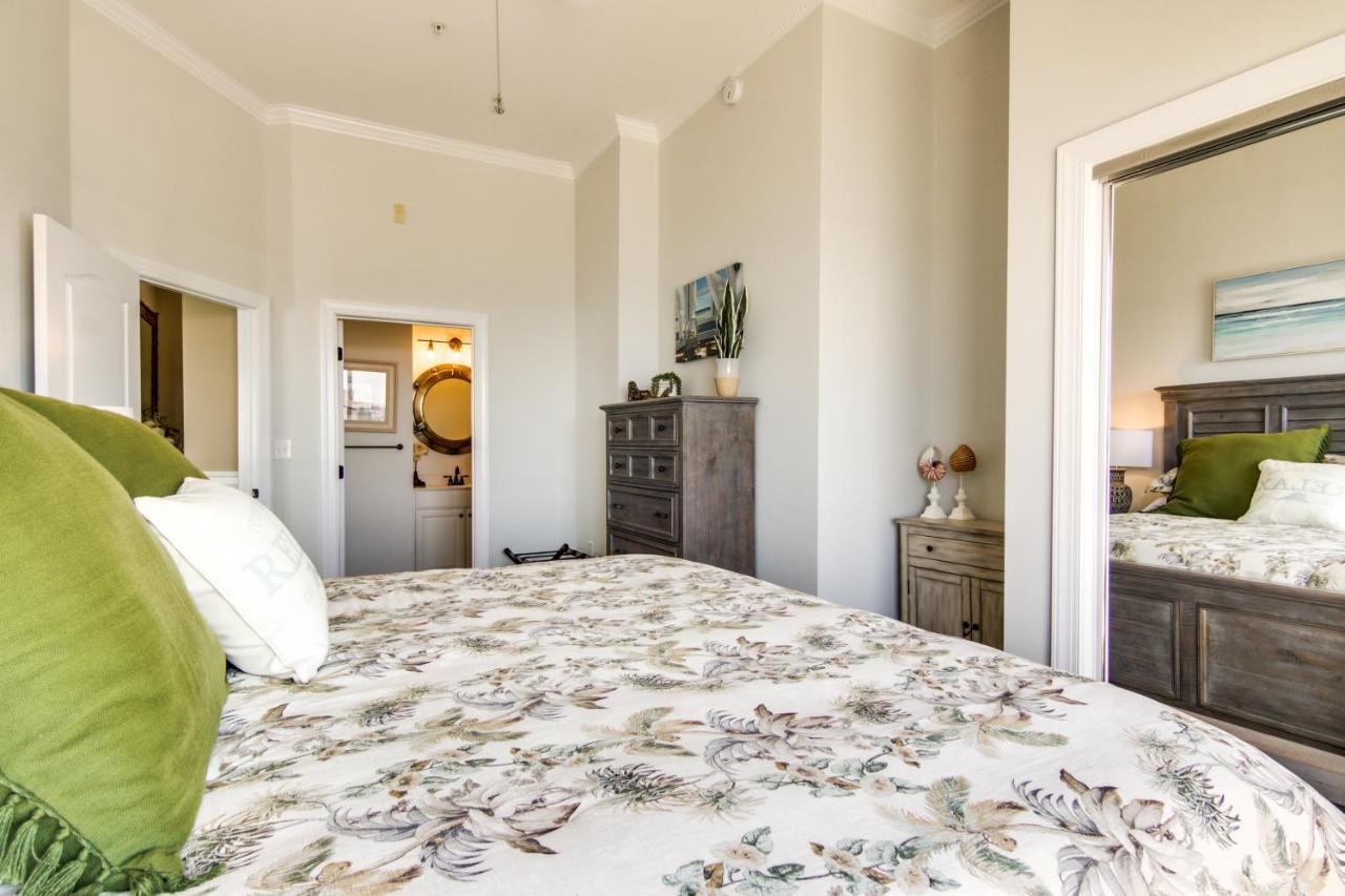 Apartment With Panoramic Views Walk To Beach *