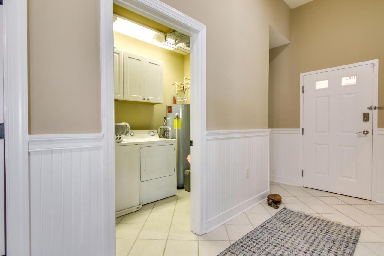 With Panoramic Views Walk To Beach Apartment Ocean City