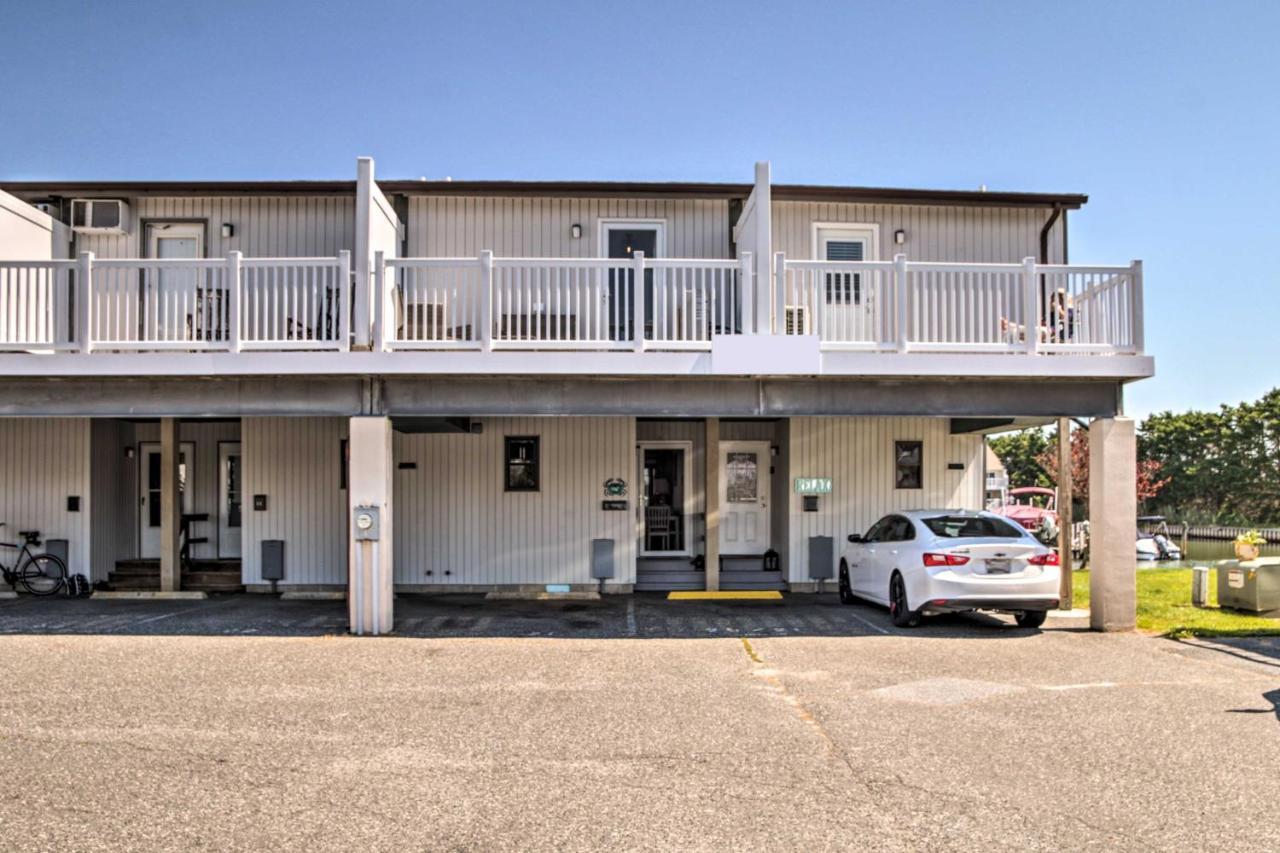 Airy Ocean On Canal Front With Deck! *
