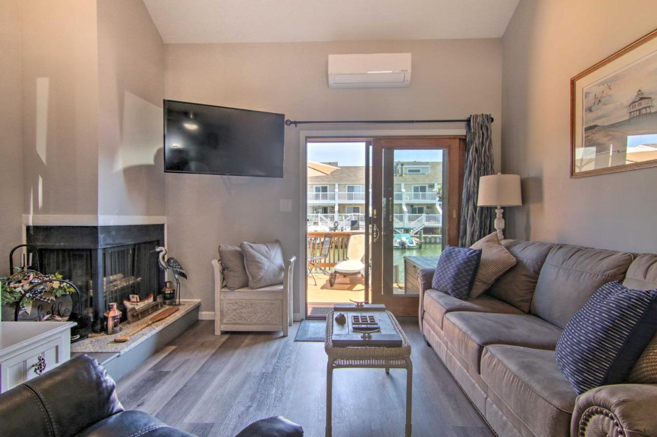 Apartment Airy Ocean On Canal Front With Deck!