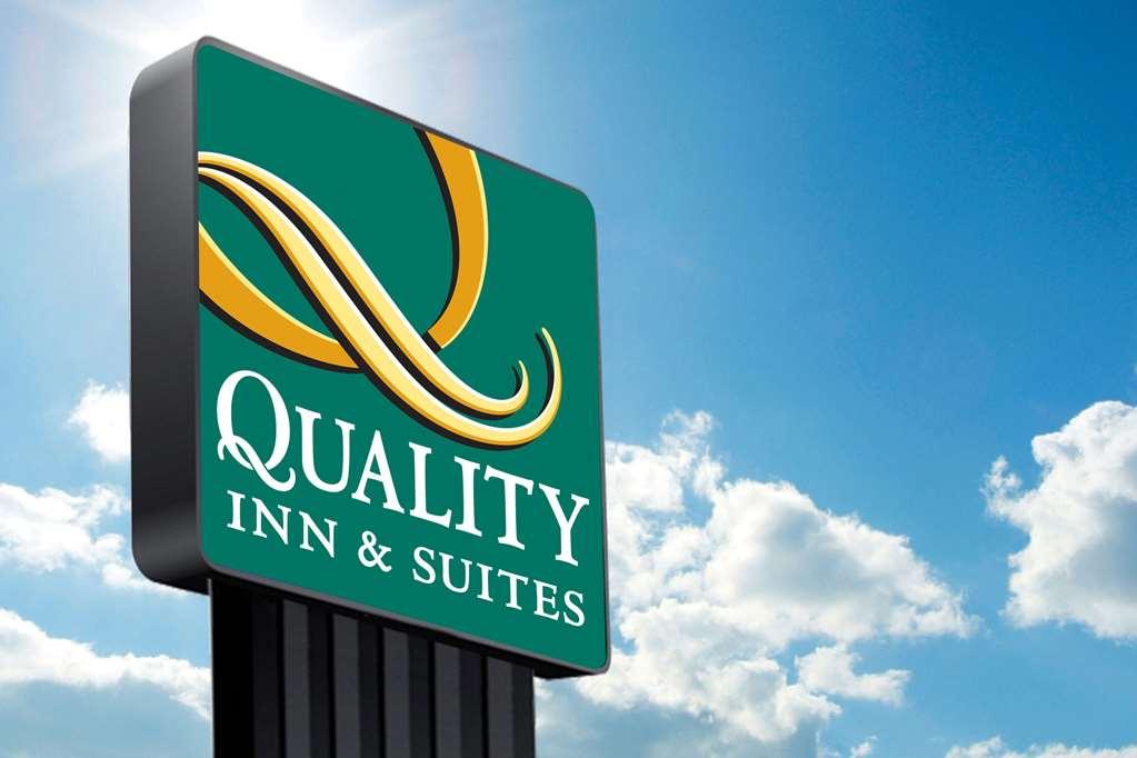 Quality Ocean Beachfront Hotel *