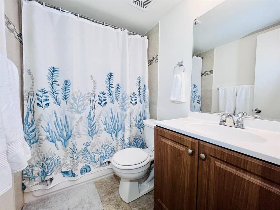 Ocean Views * Private Balcony * Elevator