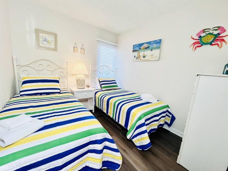 Holiday home Ocean Views * Private Balcony * Elevator *