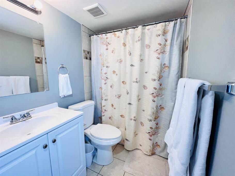 Holiday home Ocean Views * Private Balcony * Elevator