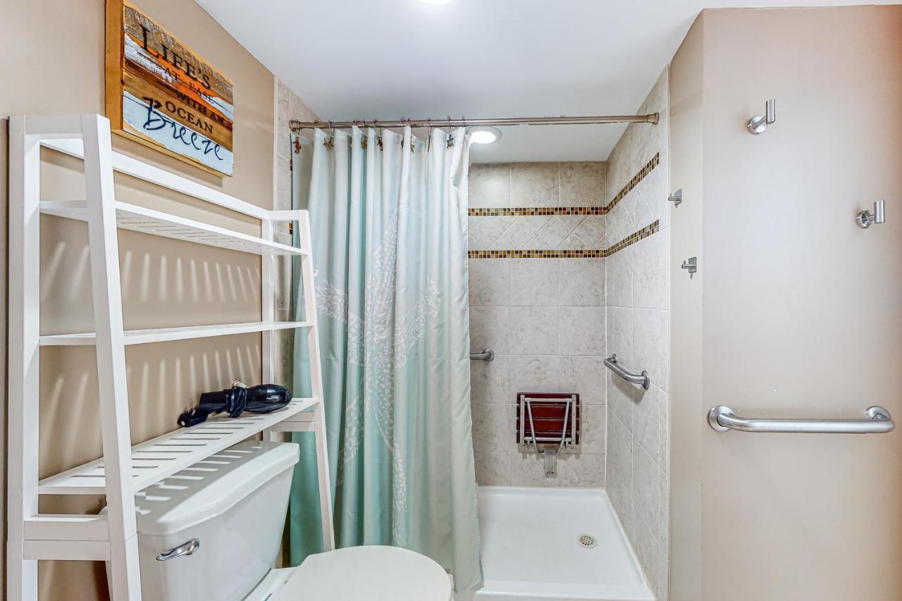 Golden Sands 701 Apartment