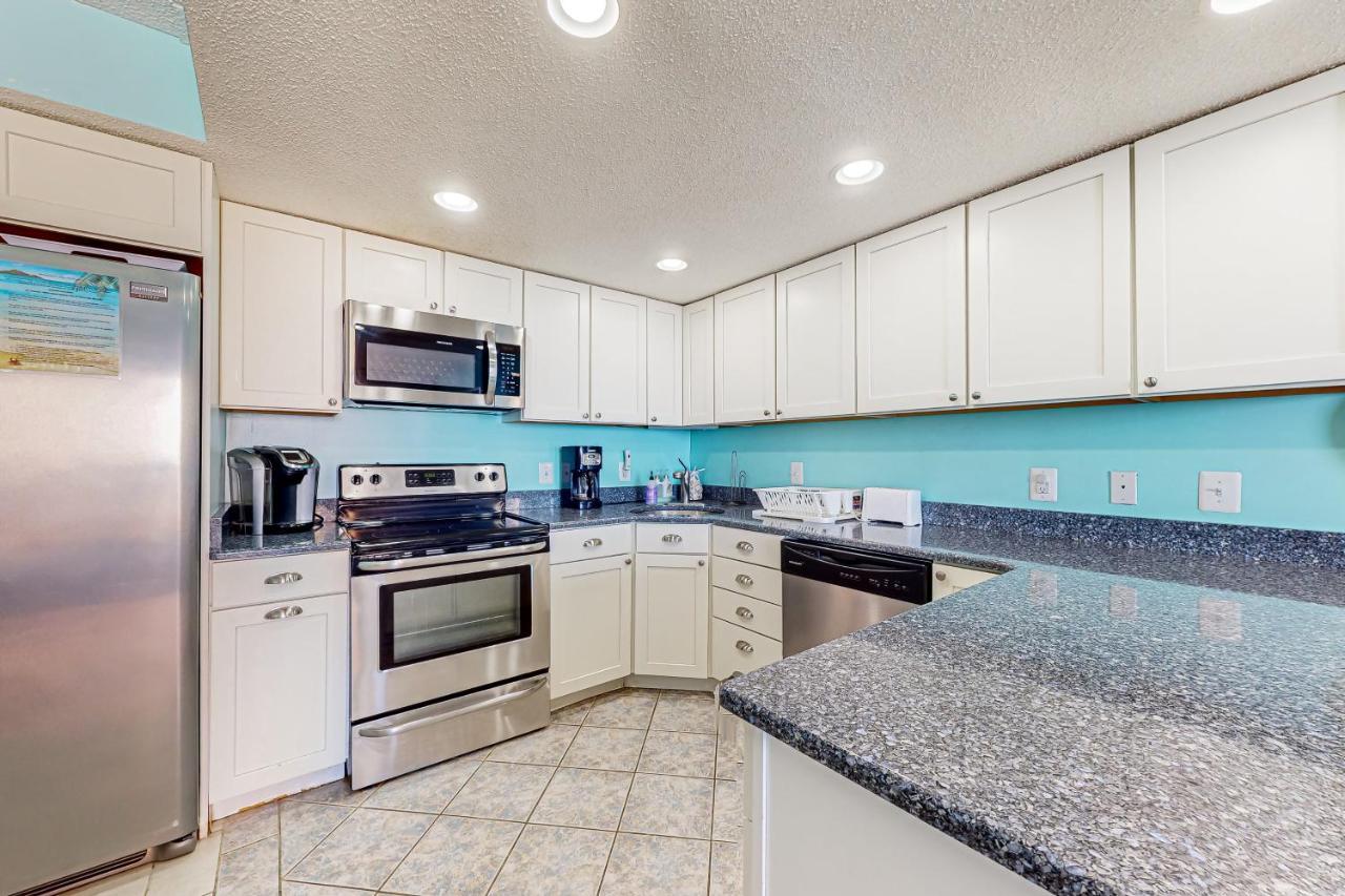 Golden Sands 701 Apartment