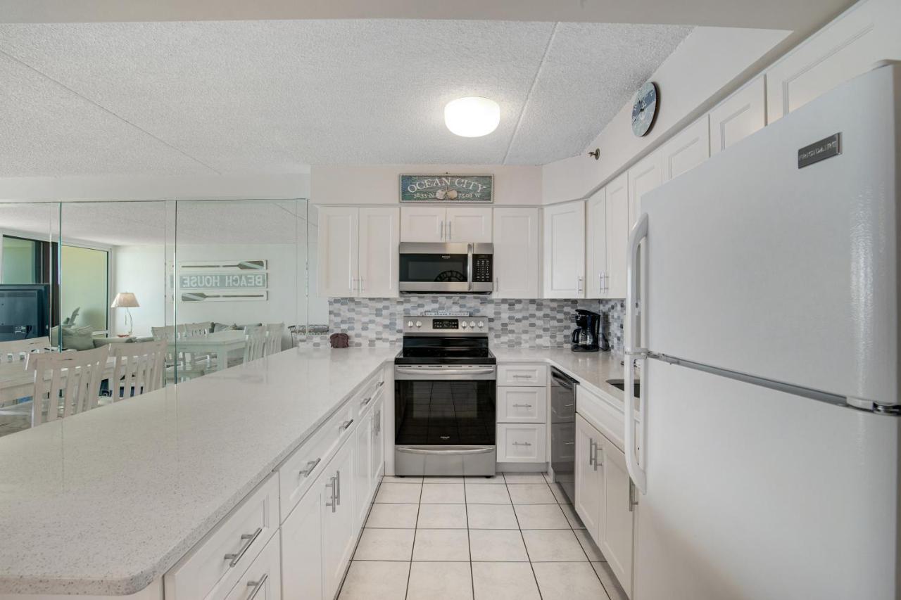 Carousel 1605 Apartment