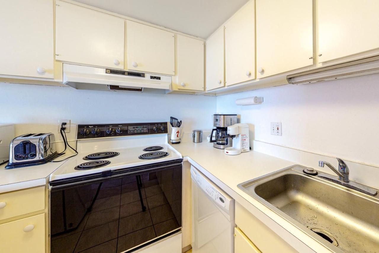 Fountainhead Towers 305 Apartment *