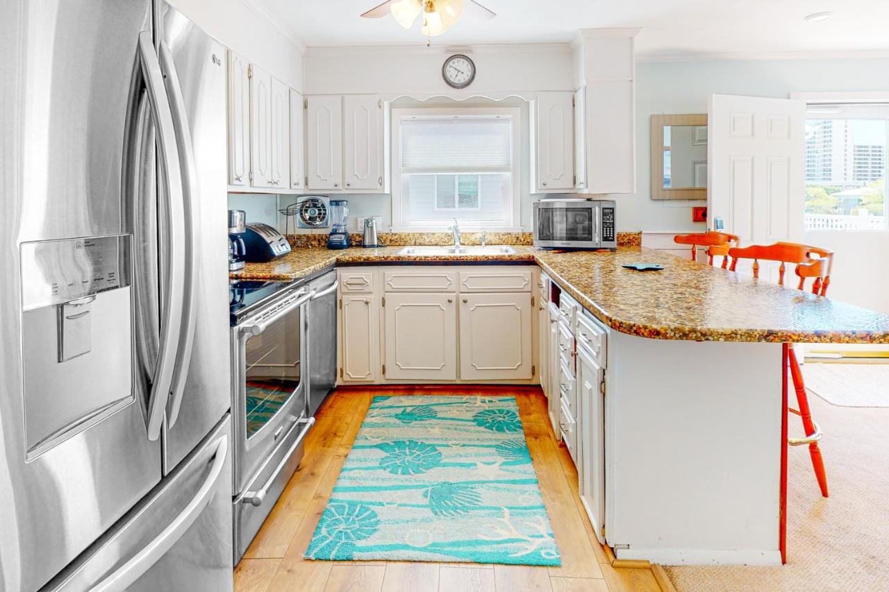Apartment Bayshore Estates 117-c