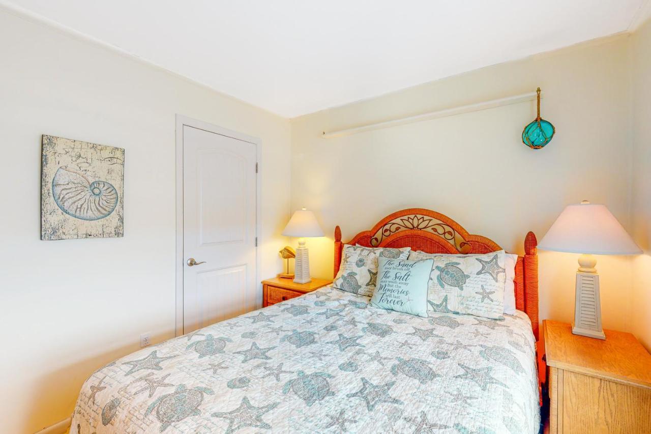 Apartment Bayshore Estates 117-c *