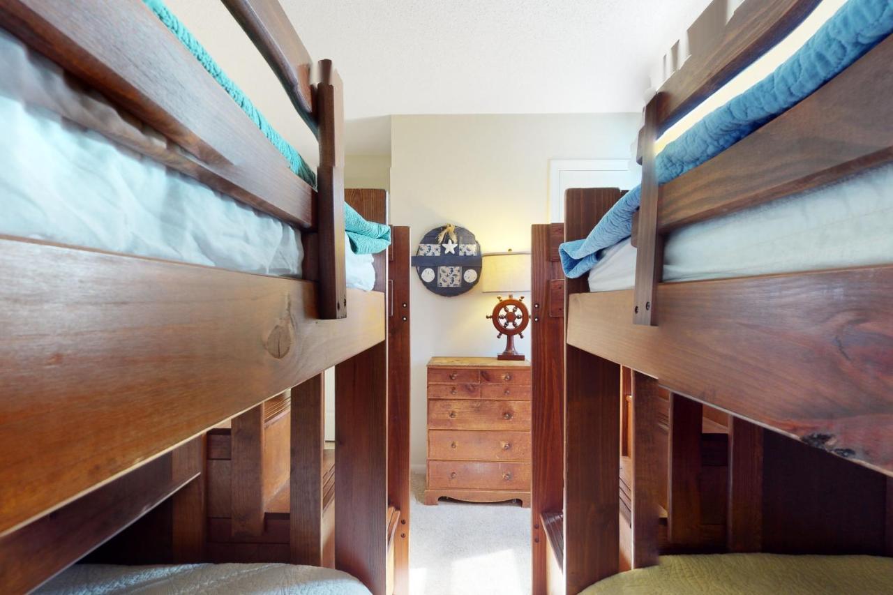 Golden Shore 3 Apartment