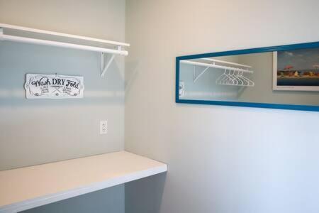 Apartment Modern 3-br Ocean Block Walk To The *
